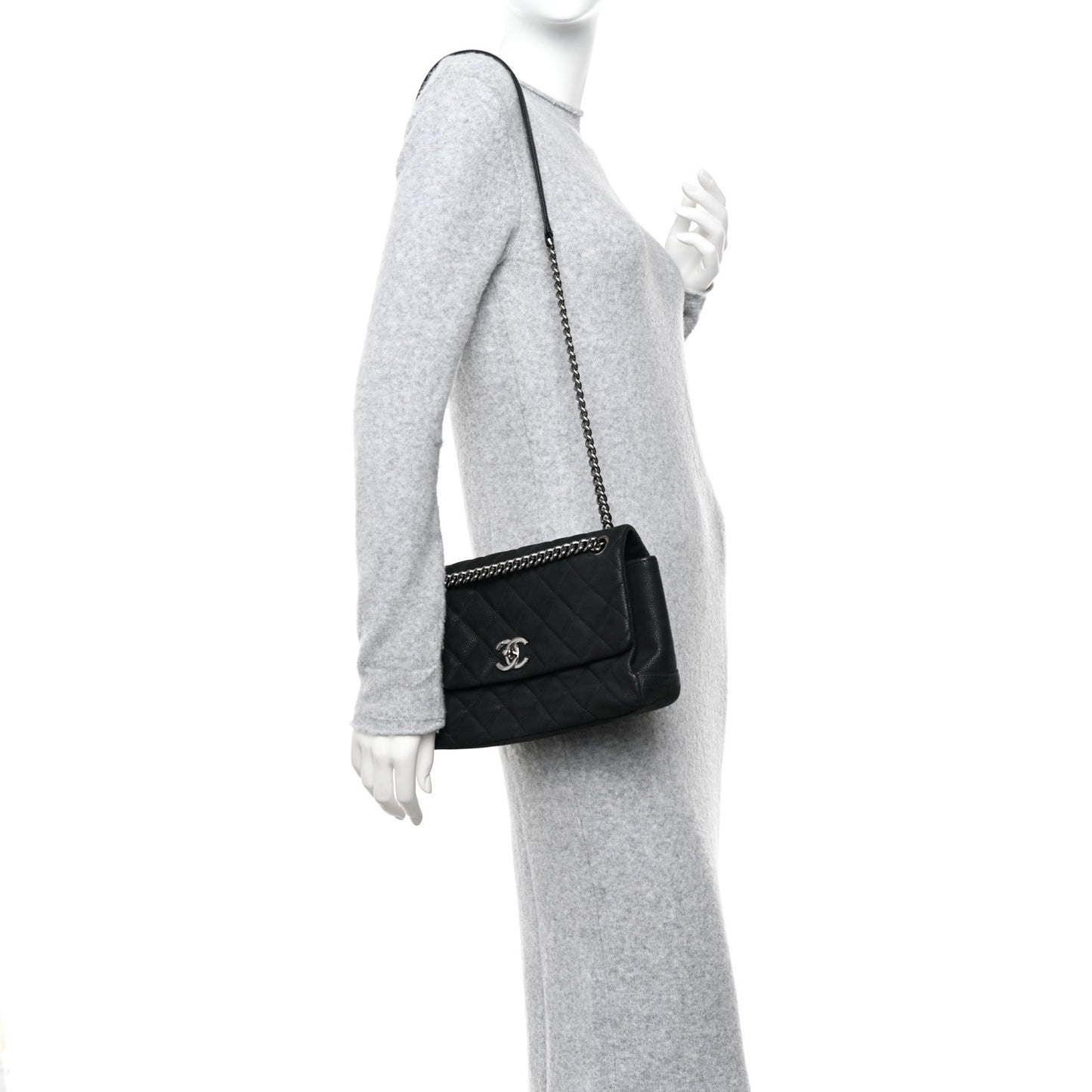 Iridescent Caviar Quilted Medium Lady Pearly Flap Black