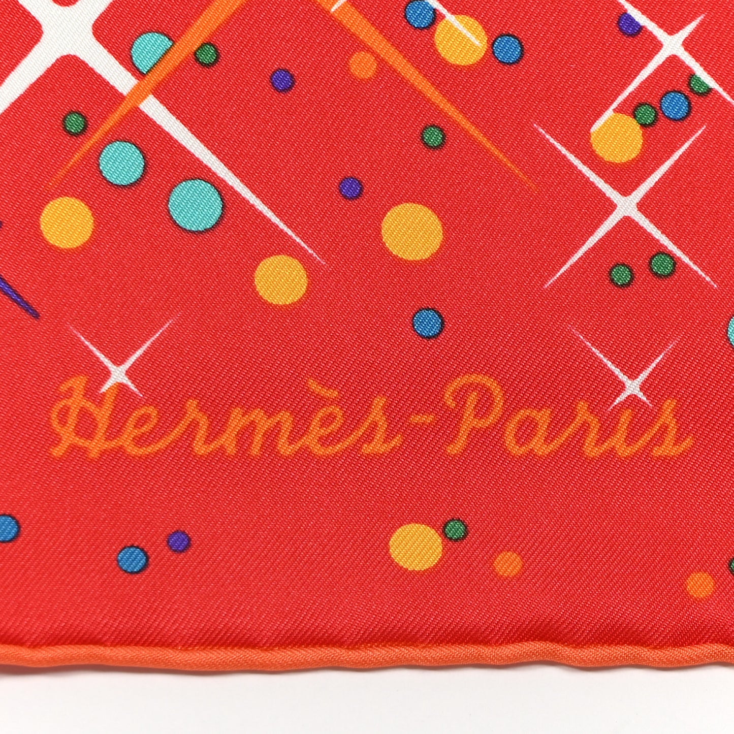 Silk Magic Kelly Scarf 90 Rouge Capucine Bouton d'Or