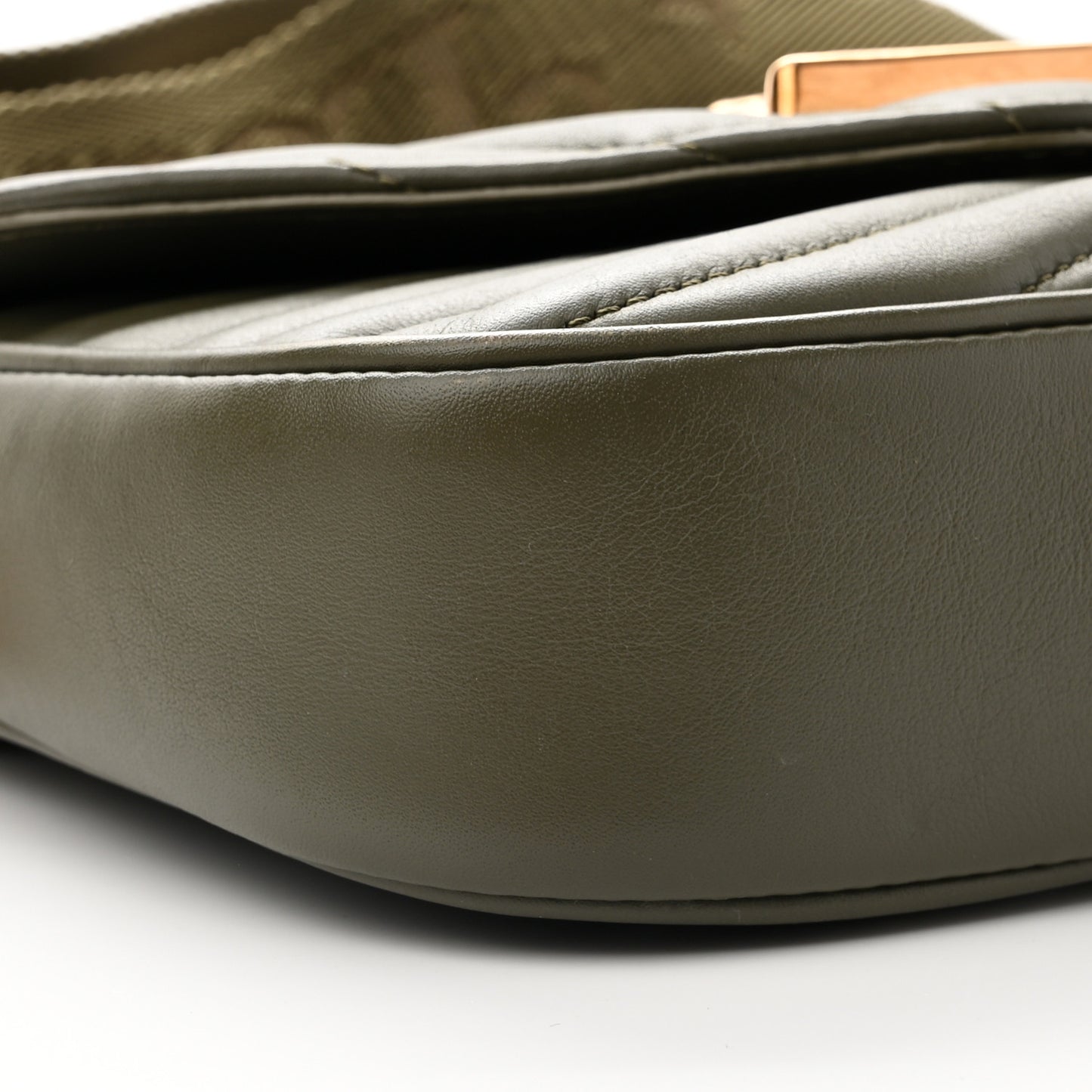 Calfskin New Wave Multi Pochette Kaki