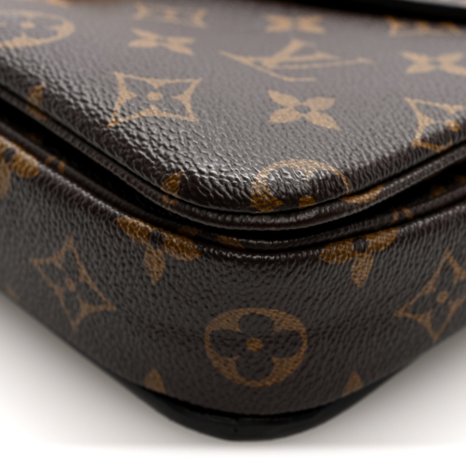 Louis Vuitton Monogram Pochette Metis 9 of 9