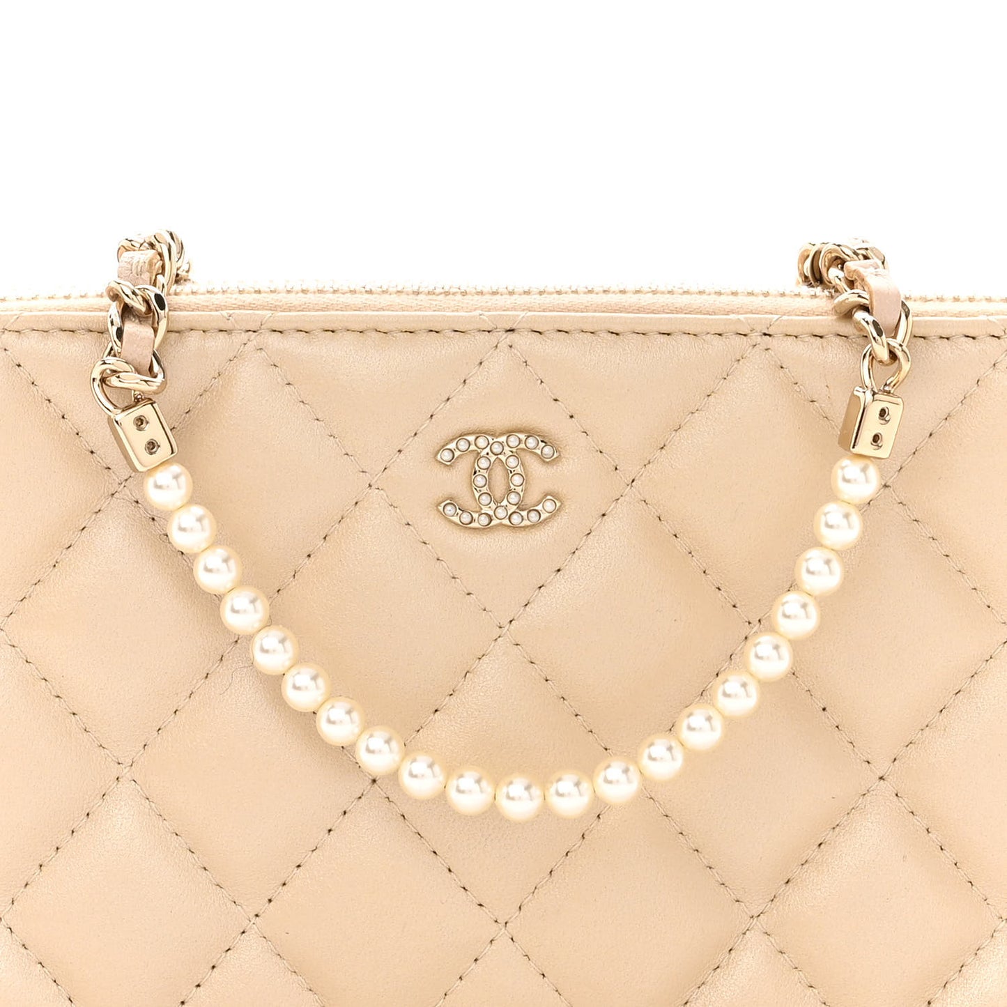 Iridescent Lambskin Quilted Pearl Clutch With Chain Beige