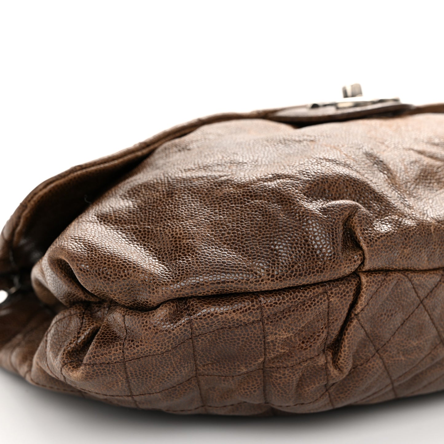Crumpled Caviar Quilted Maxi Elastic Flap Brown