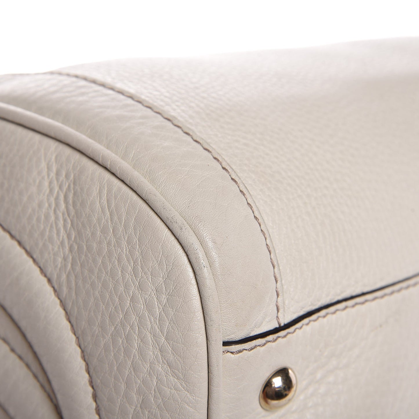Pebbled Calfskin Medium Soho Boston Off White