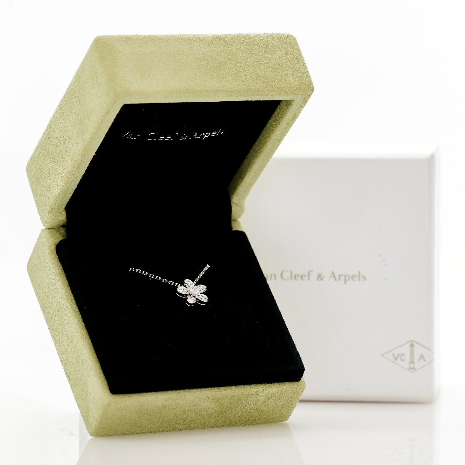 Van Cleef & Arpels 18K White Gold Diamond Socrate One Flower Pendant Necklace 6 of 6