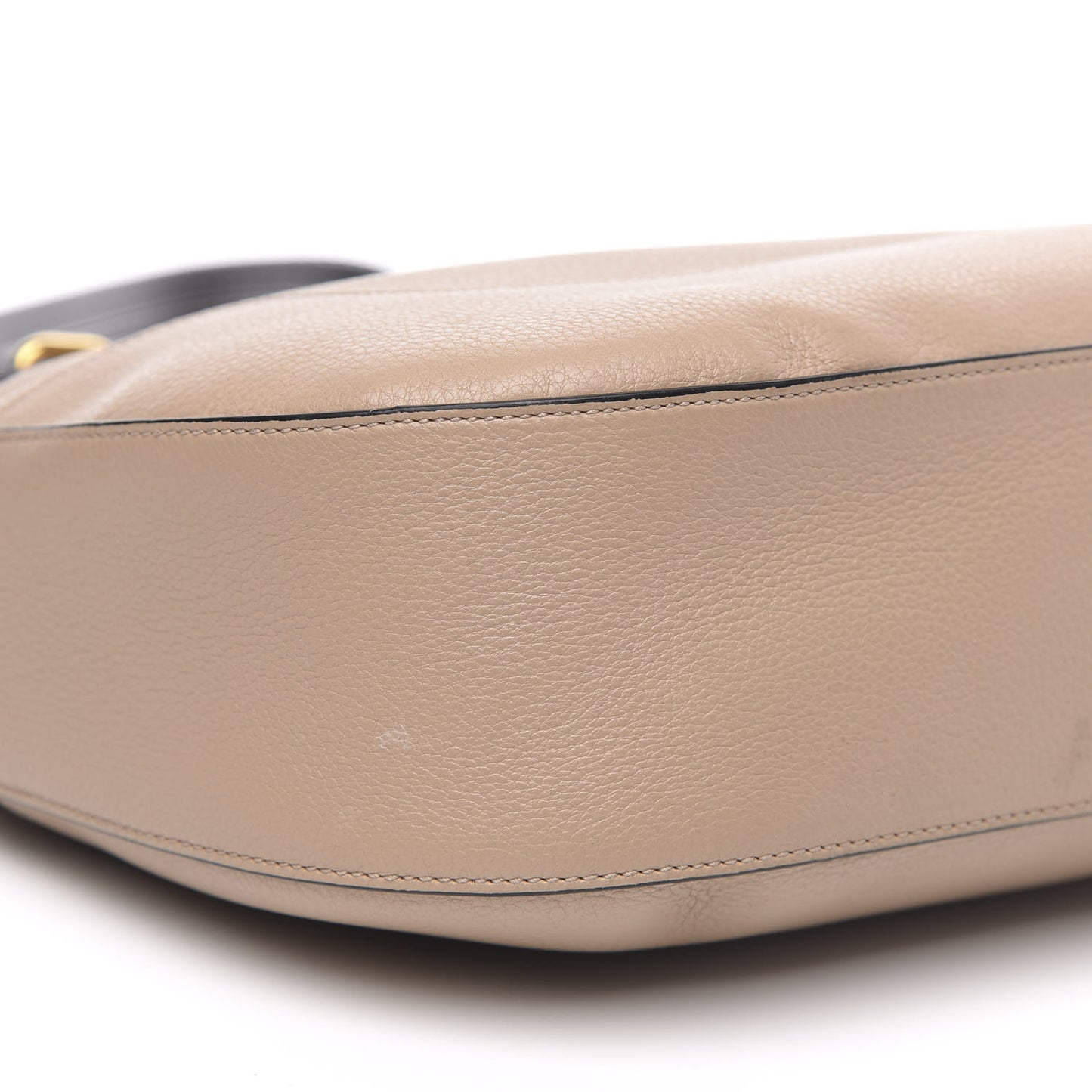 Vitello Daino Zippered Hobo Messenger Cammeo