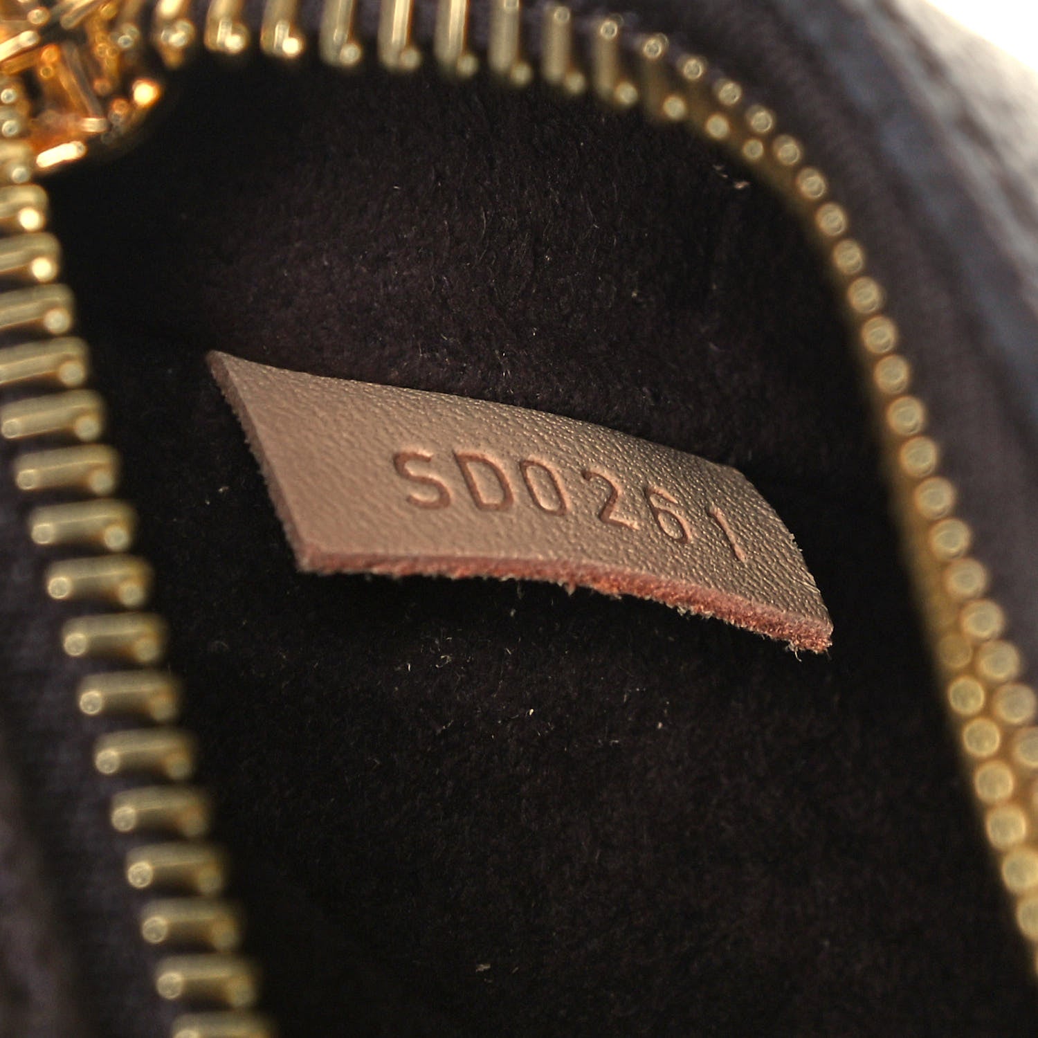 Louis Vuitton Monogram Pochette Metis 7 of 9