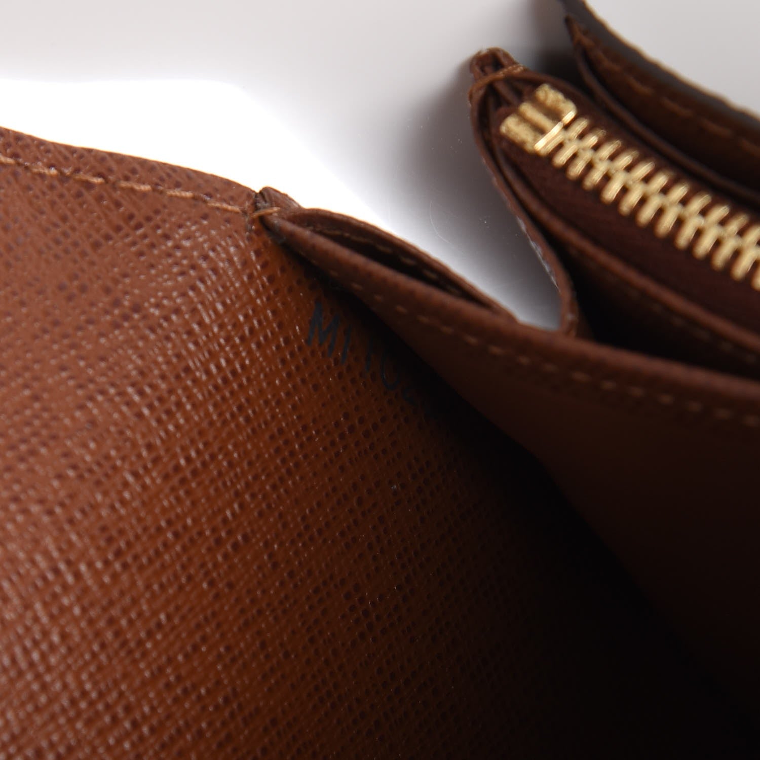 Louis Vuitton Monogram Sarah Wallet 7 of 8