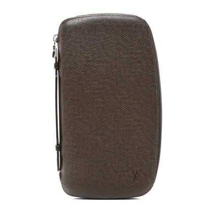 Louis Vuitton Taiga Atoll Travel Organizer Grizzli 1 of 9