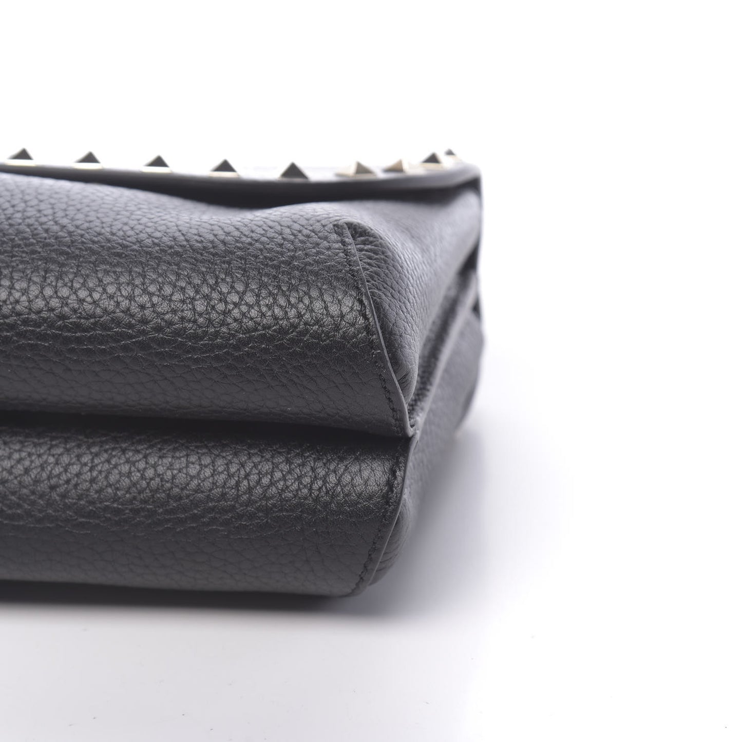 Pebbled Calfskin Rockstud Pouch On Chain Black