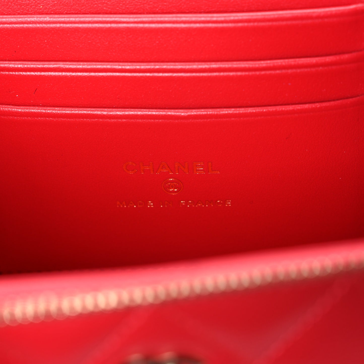 Caviar Quilted Small Vanity Case With Chain Red