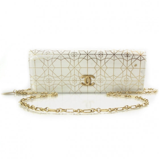 Chanel Vinyl Paris Moscou Moujik Clutch White 2 of 15