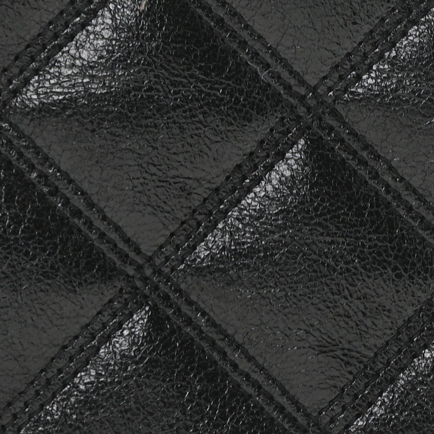 Lambskin Diamond Quilted Becky Chain Wallet Black