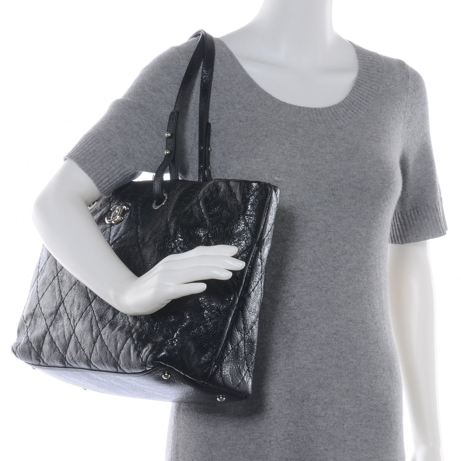 Chanel Glazed Calfskin Large On The Road Tote Black 2 of 7