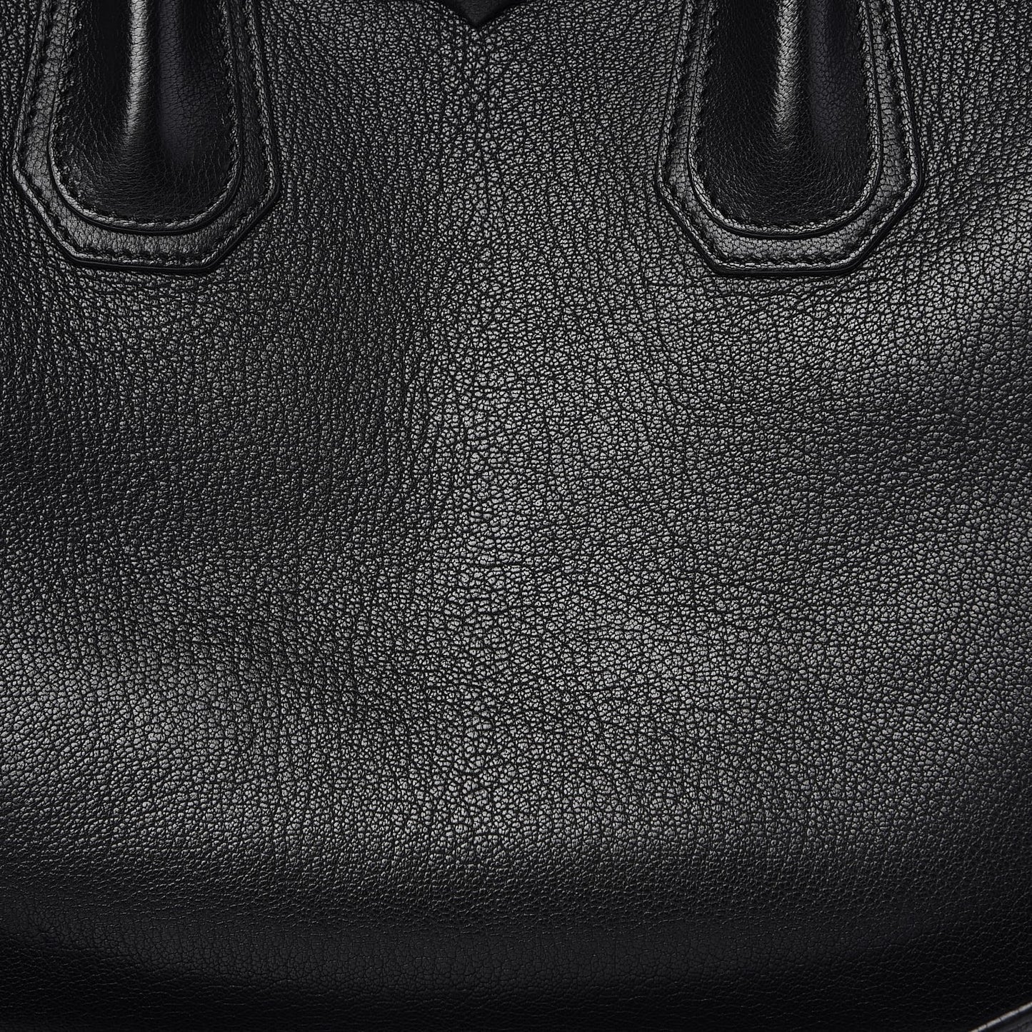 Sugar Goatskin Medium Antigona Black