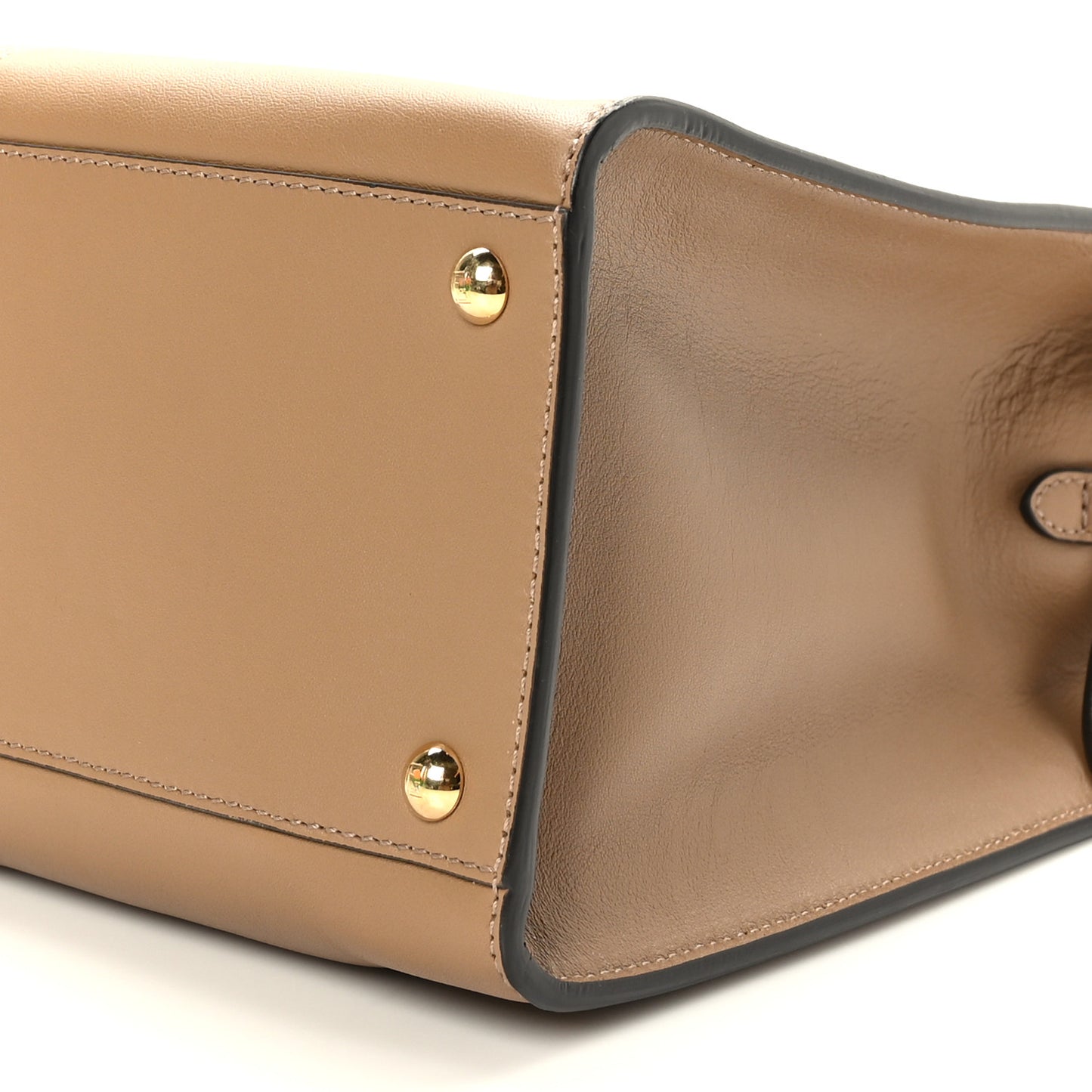 Vitello Seta Century Medium Peekaboo Mandorlo