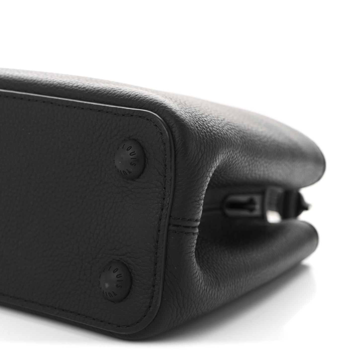 Taurillon Capucines BB Matte Black