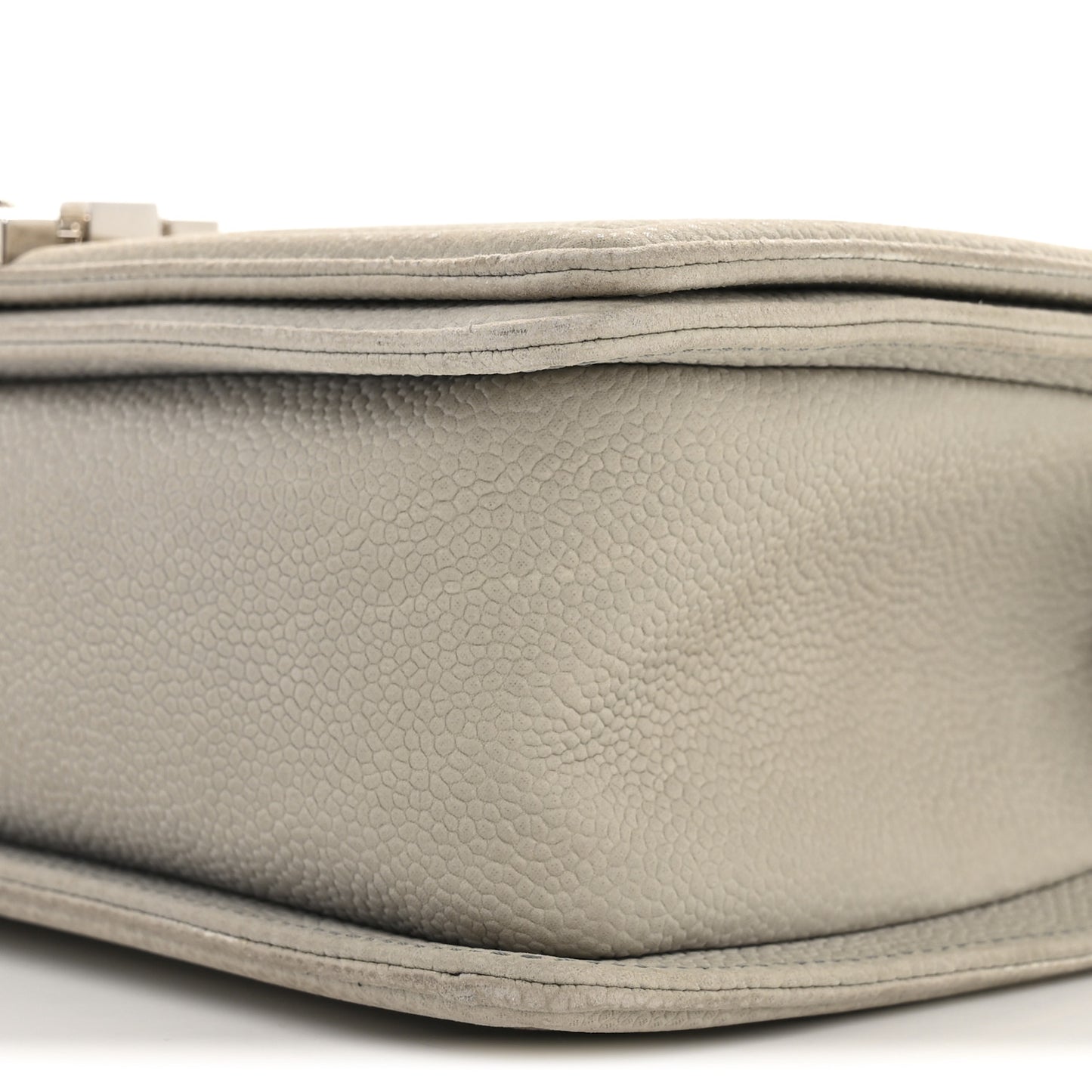Iridescent Caviar Quilted Medium Boy Flap Light Grey