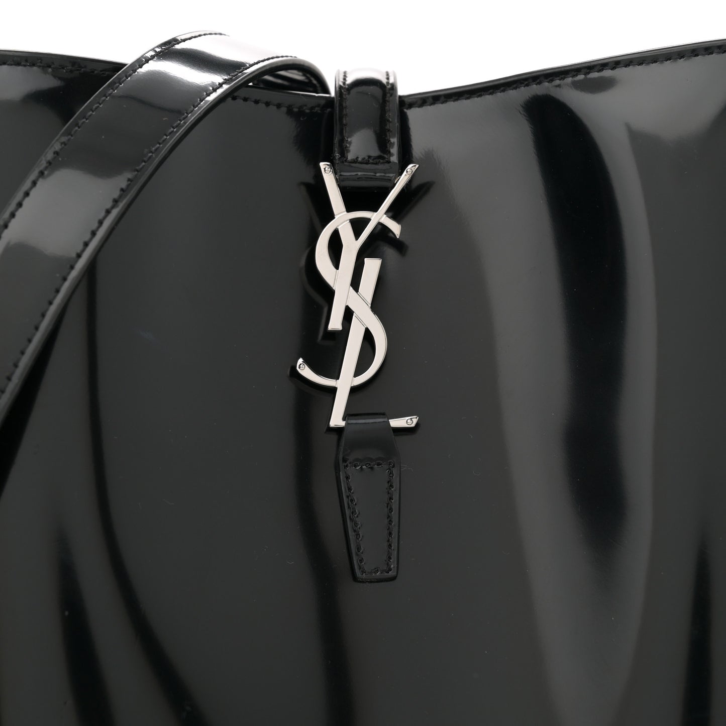 Patent Calfskin Le 37 Bucket Bag Black