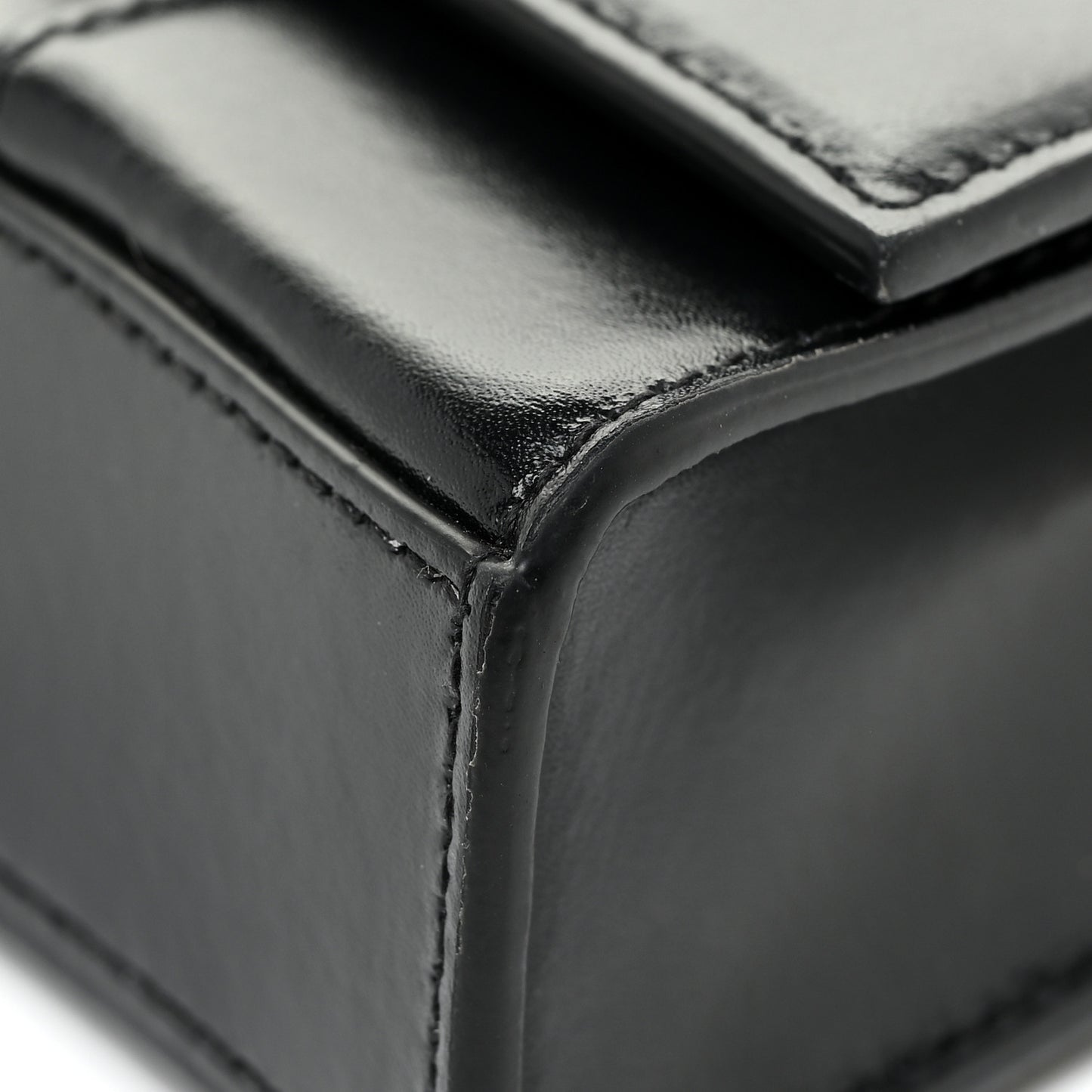 Shiny Box Calfskin Hourglass Chain Bag Black
