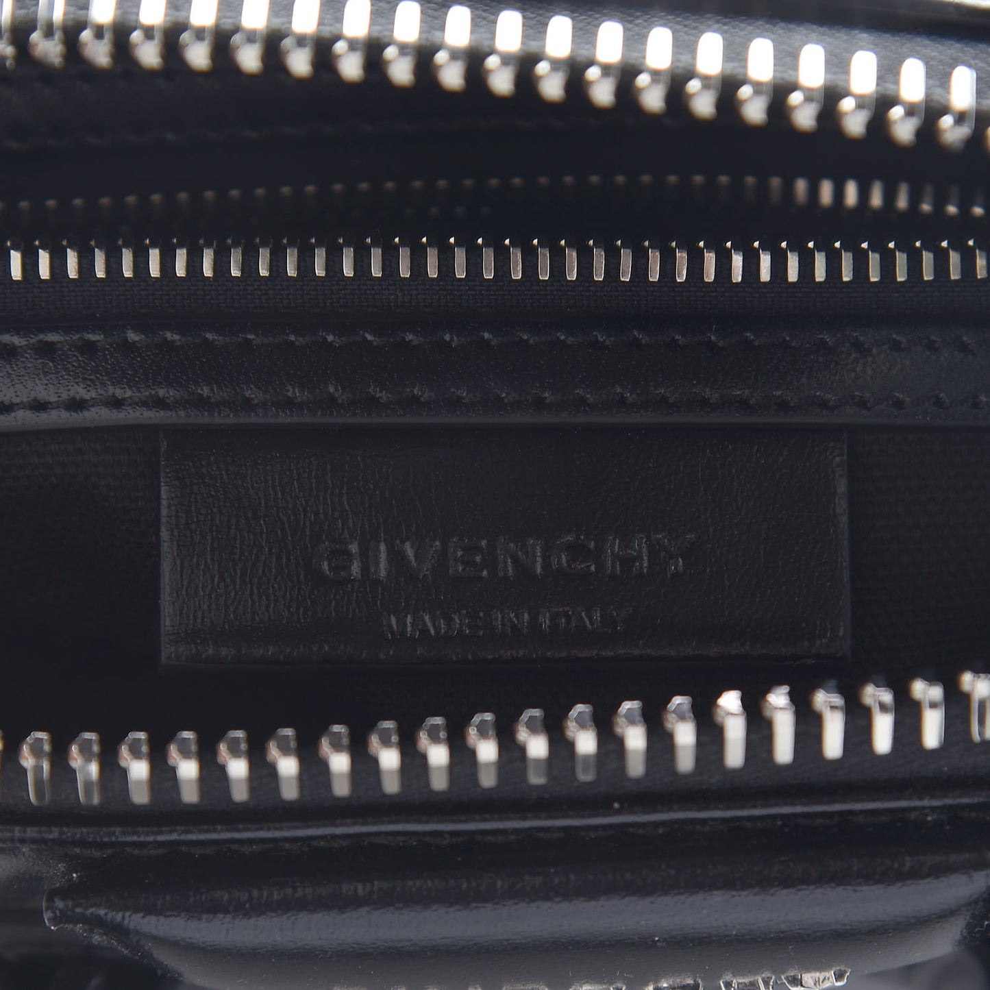 Shiny Lord Calfskin Mini Antigona Black