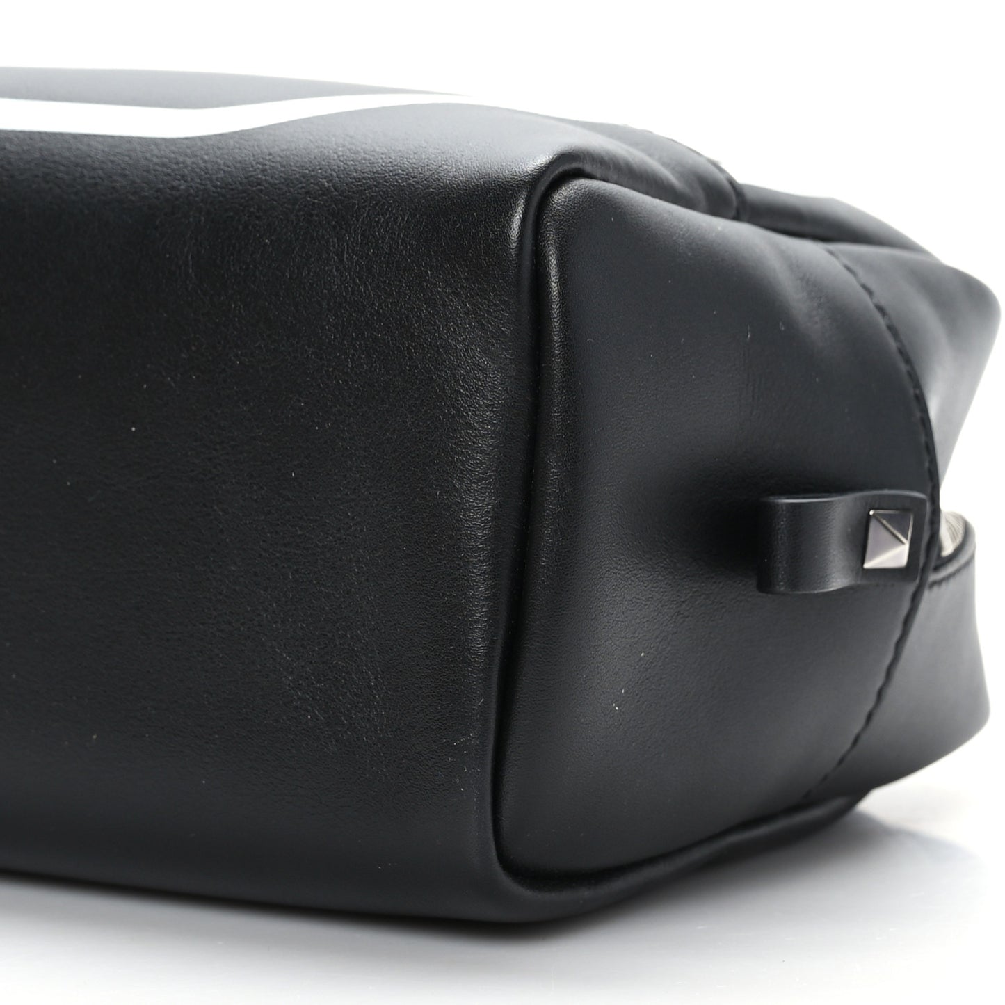 Calfskin VLogo Inlay Wash Bag Black
