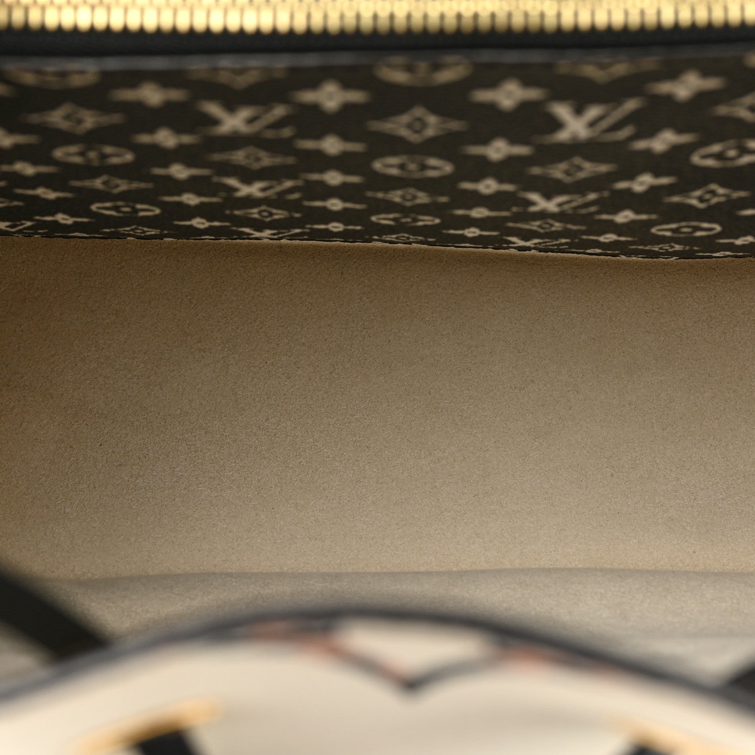 Louis Vuitton Monogram Giant Jungle NéoNoé Ivory 6 of 8
