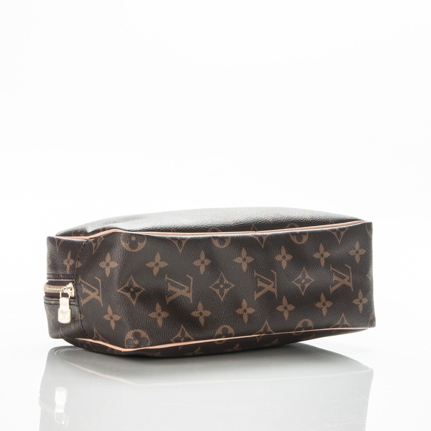 Louis Vuitton Monogram Toiletry 25 4 of 6