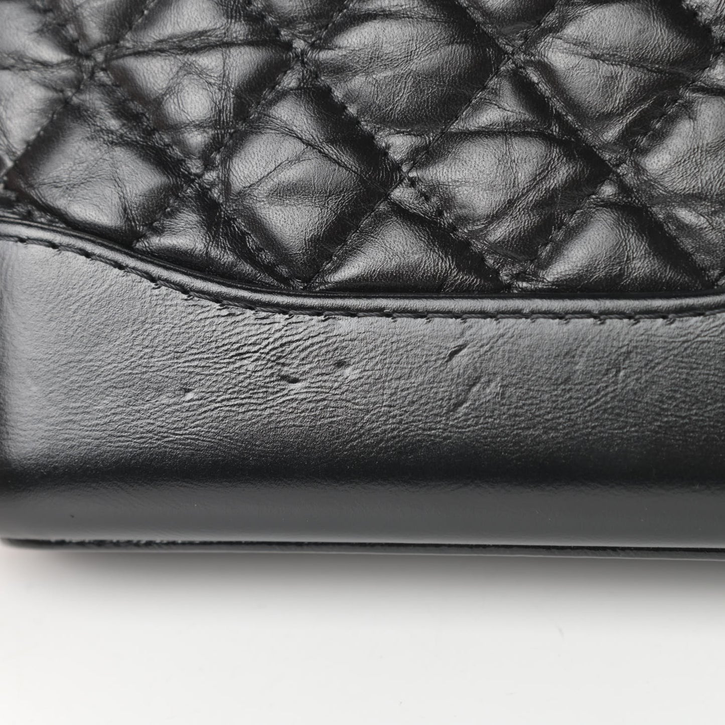 Aged Calfskin Quilted Small Gabrielle Clutch With Chain Black