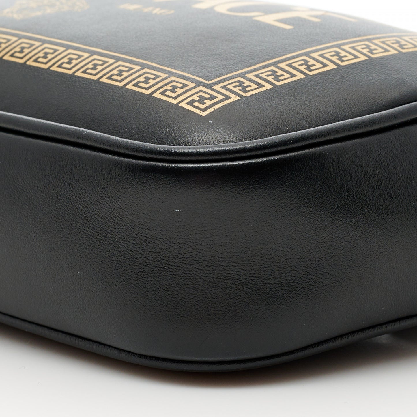 X VERSACE Vitello Cover Fendace Medusa Small Camera Case Black Gold