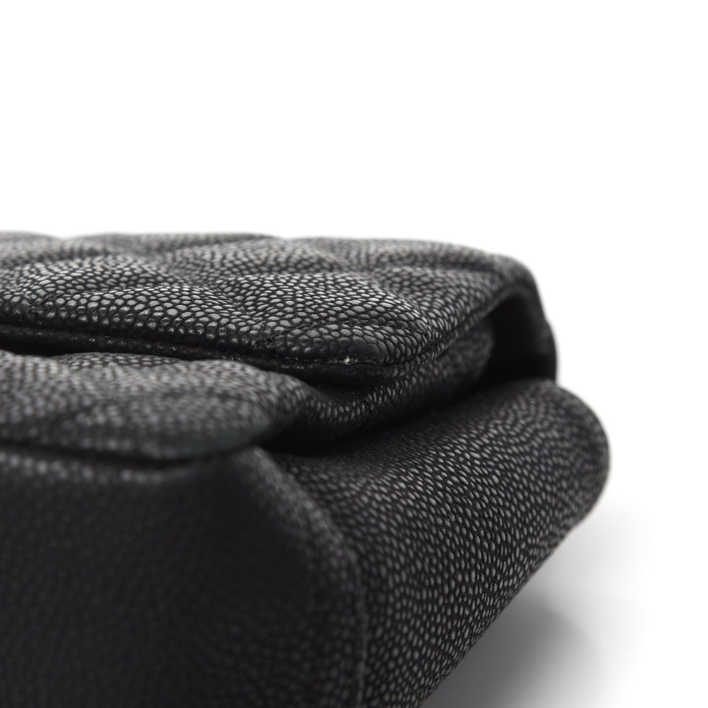 Iridescent Caviar Quilted Medium Lady Pearly Flap Black