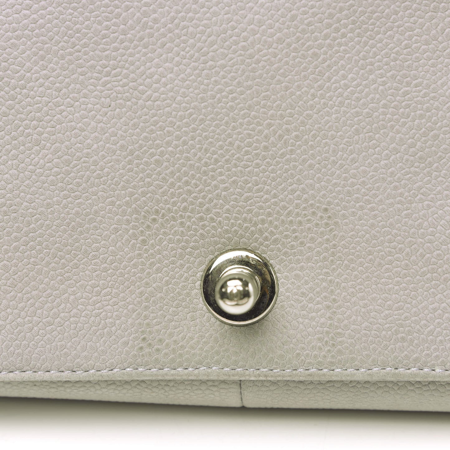 Iridescent Caviar Quilted Medium Boy Flap Grey