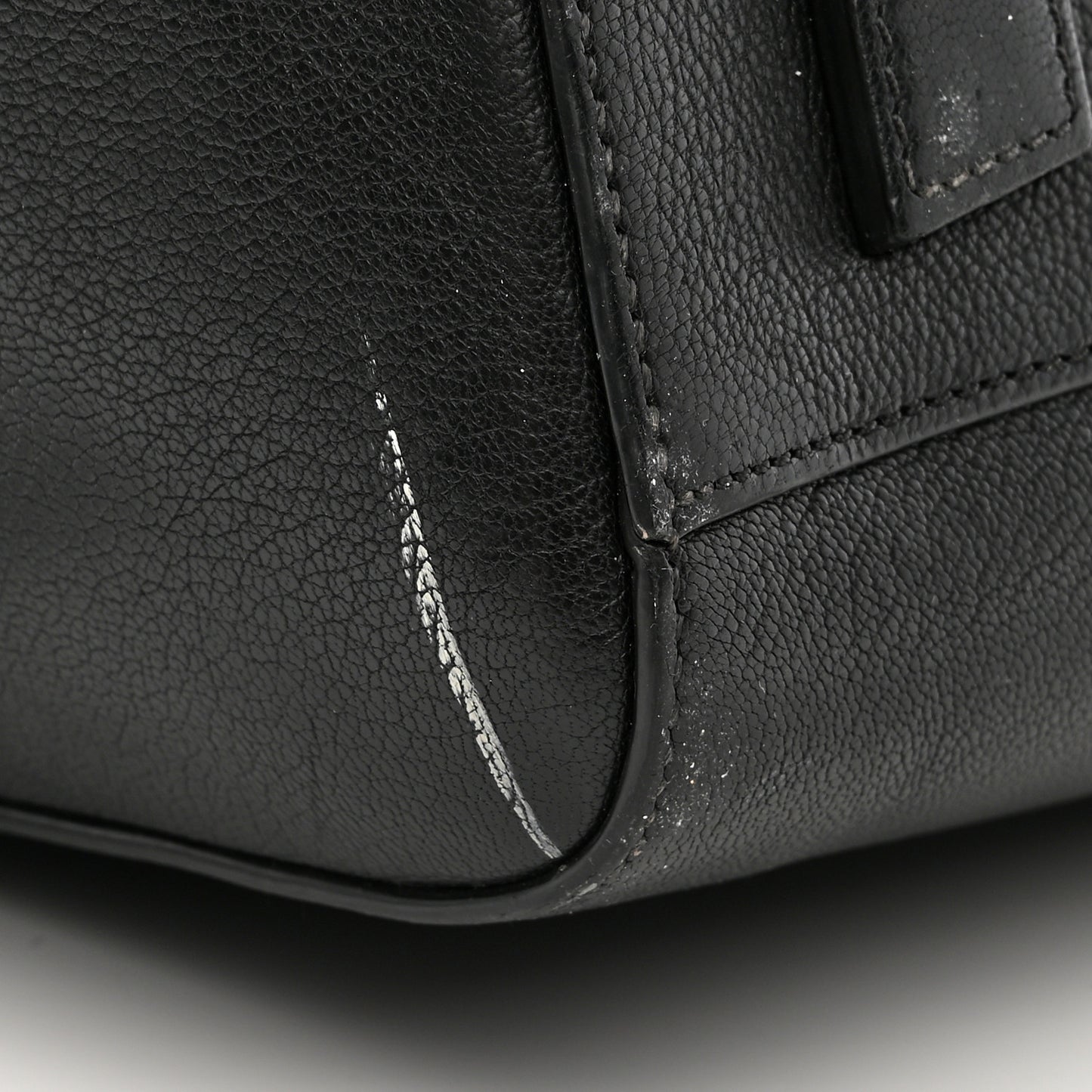 Sugar Goatskin Medium Antigona Black