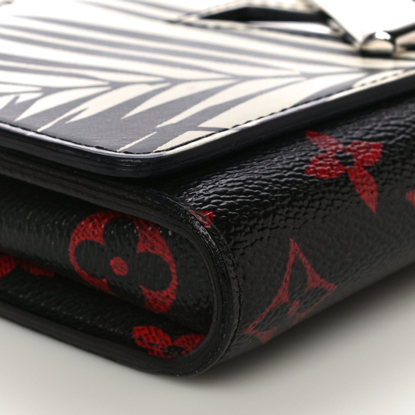 Monogram Palm Twist Chain Wallet Black White