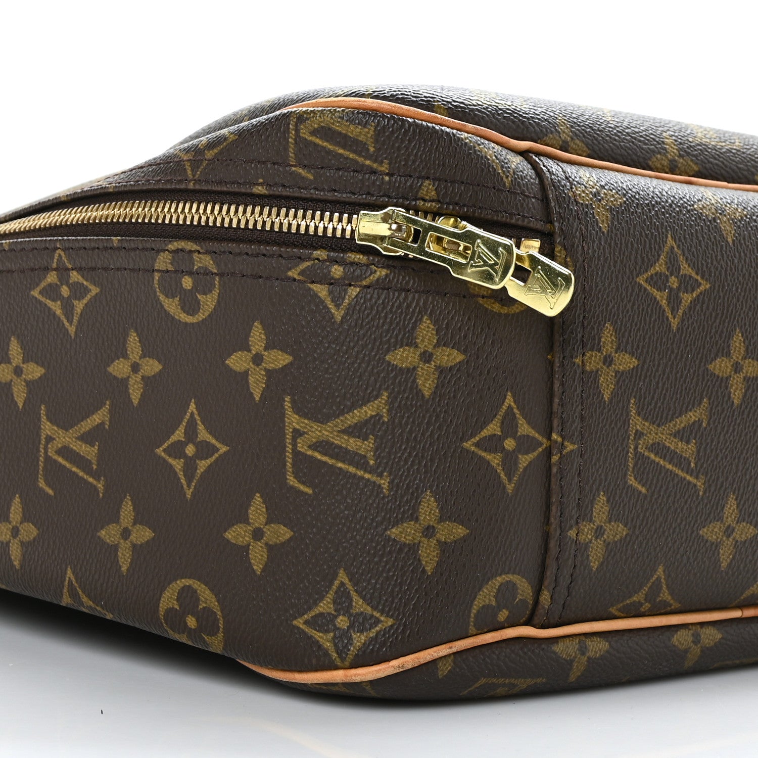Louis Vuitton Monogram Excursion Shoe Bag 7 of 8