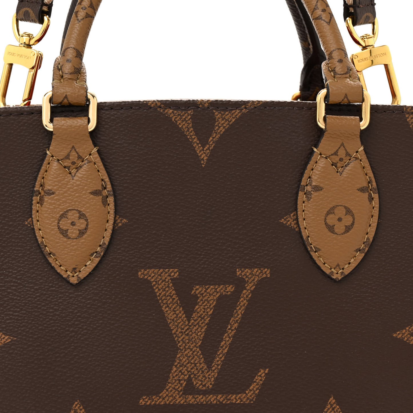 Reverse Monogram Giant Onthego PM