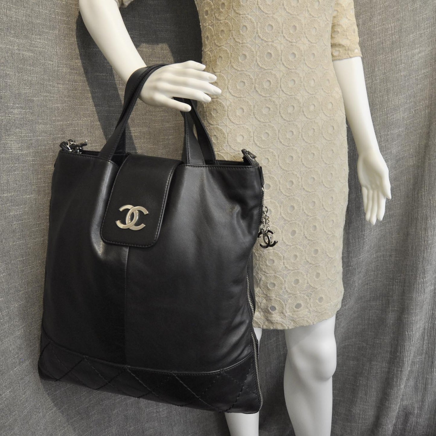 Lambskin Messenger Tote Black