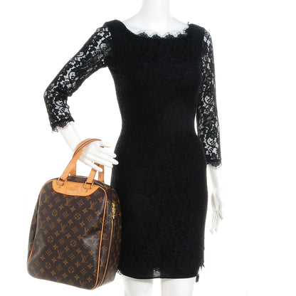 Louis Vuitton Monogram Excursion Shoe Bag 2 of 7