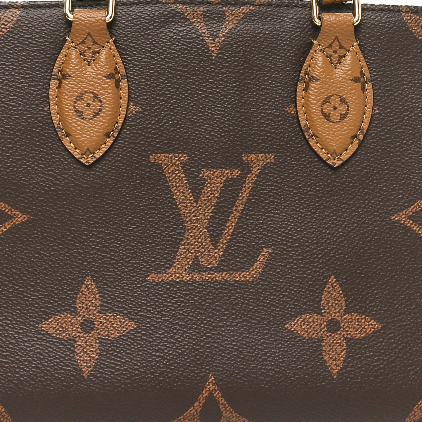 Reverse Monogram Giant Onthego PM