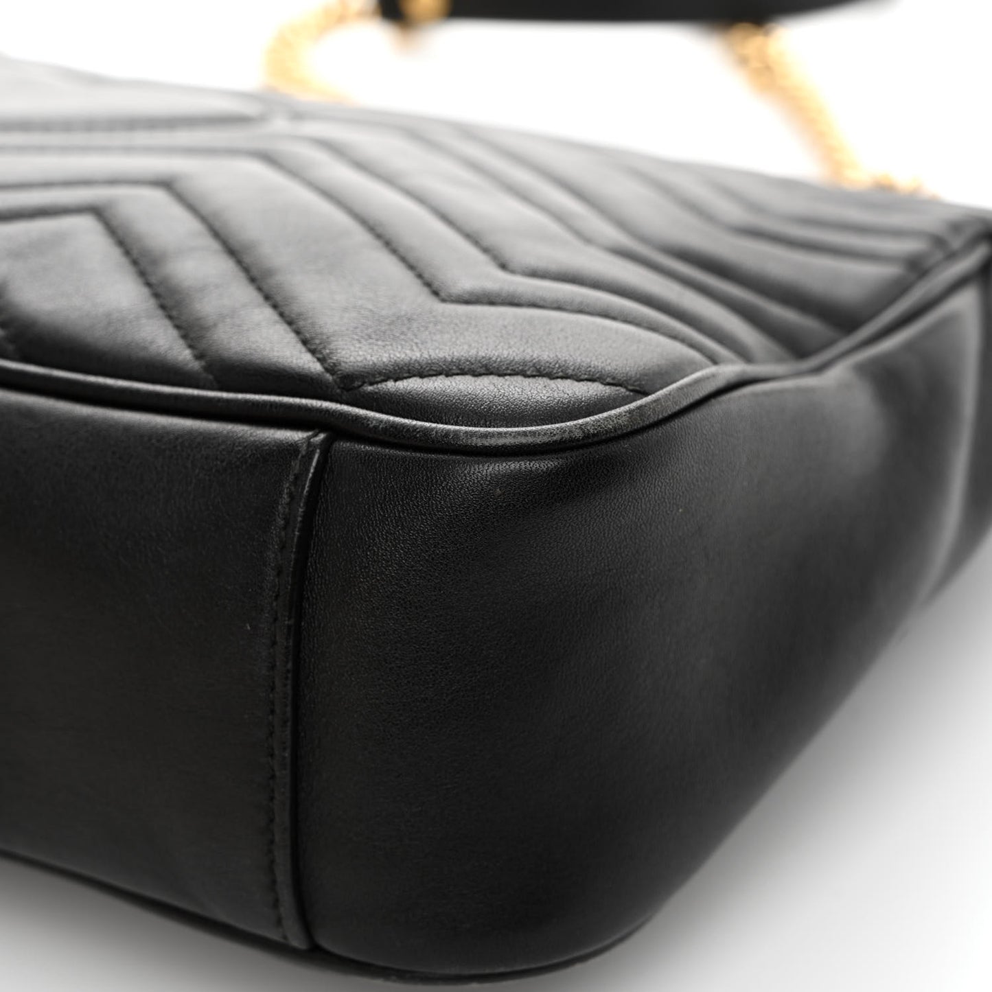 Calfskin Matelasse Medium GG Marmont Shoulder Bag Black