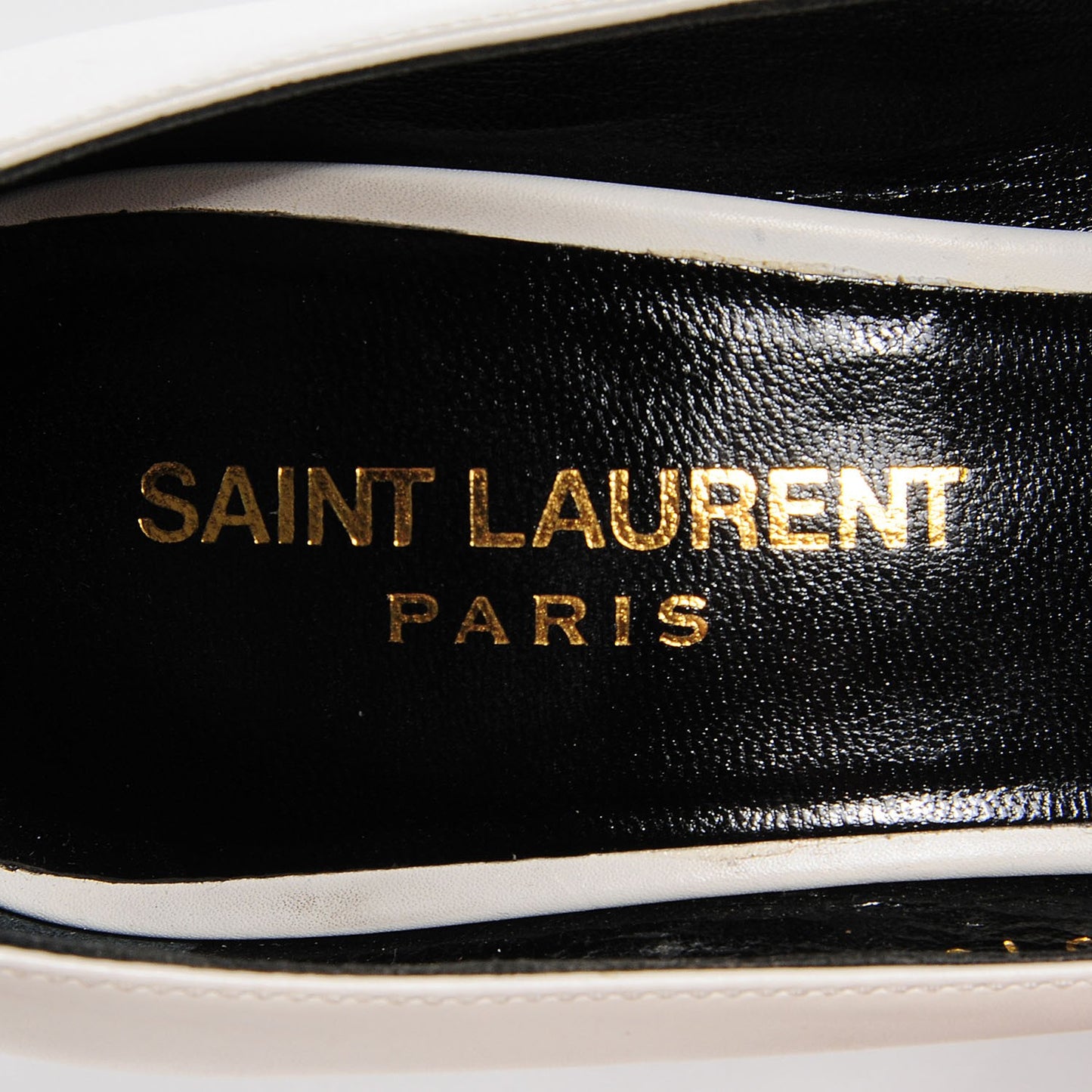 Calfskin Classic Paris 105 Escarpin Pumps 37 Dove White