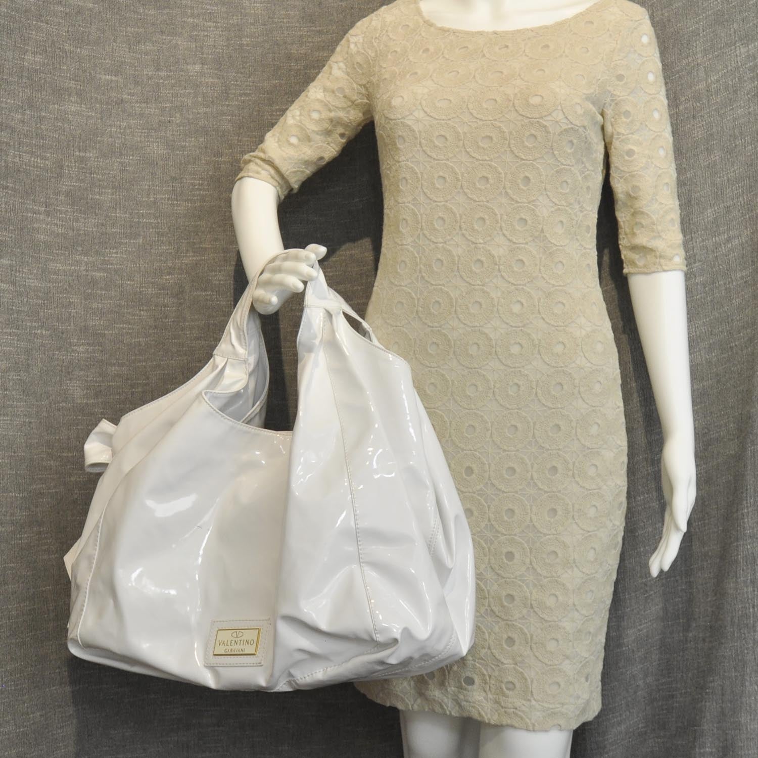 Valentino Garavani Patent Lacca Large Nuage Bow Hobo White 2 of 10