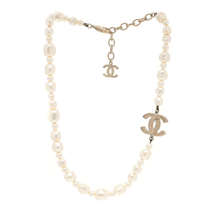 Chanel Pearl CC Necklace Light Gold 3 of 6