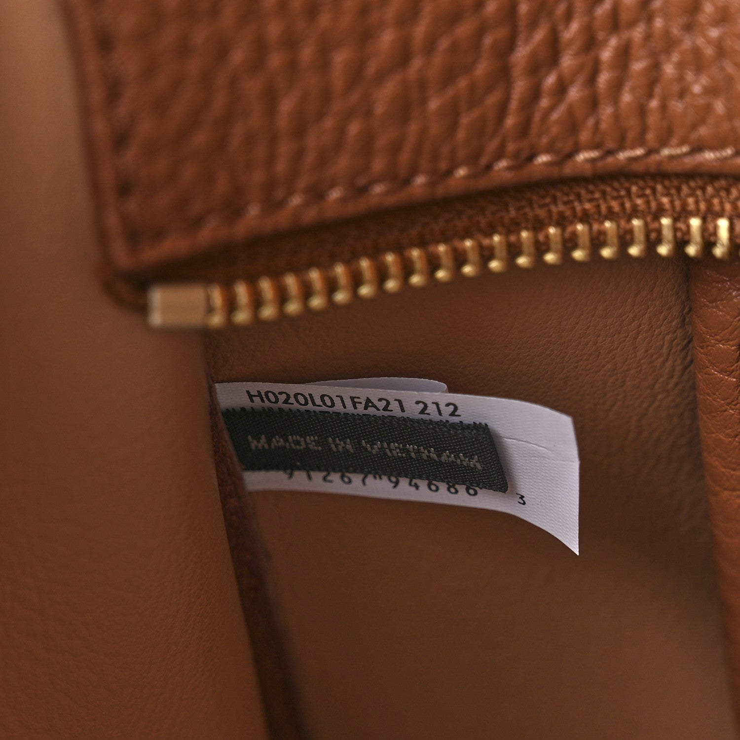 Marc Jacobs Grained Calfskin Large The Tote Bag Argan Oil 8 of 13