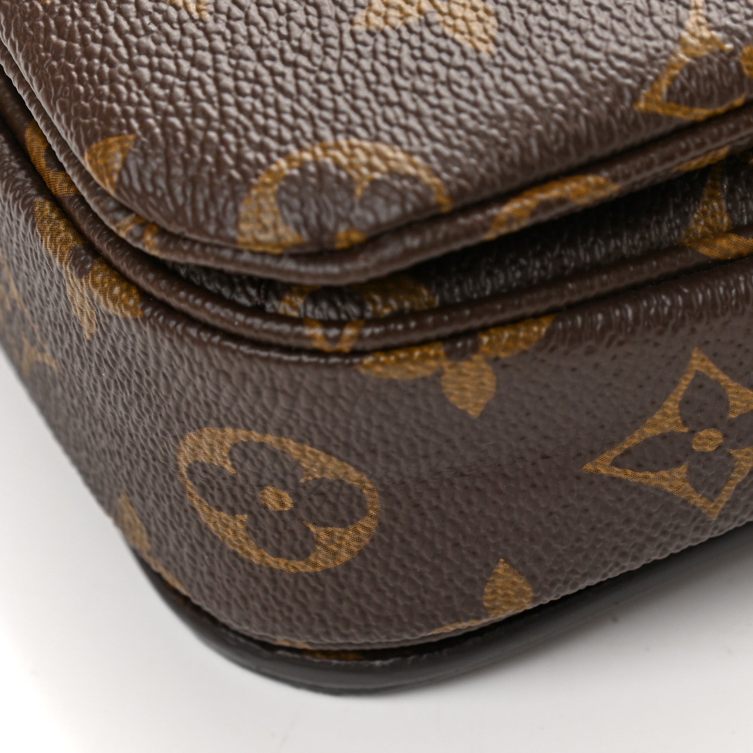 Louis Vuitton Monogram Pochette Metis 11 of 11
