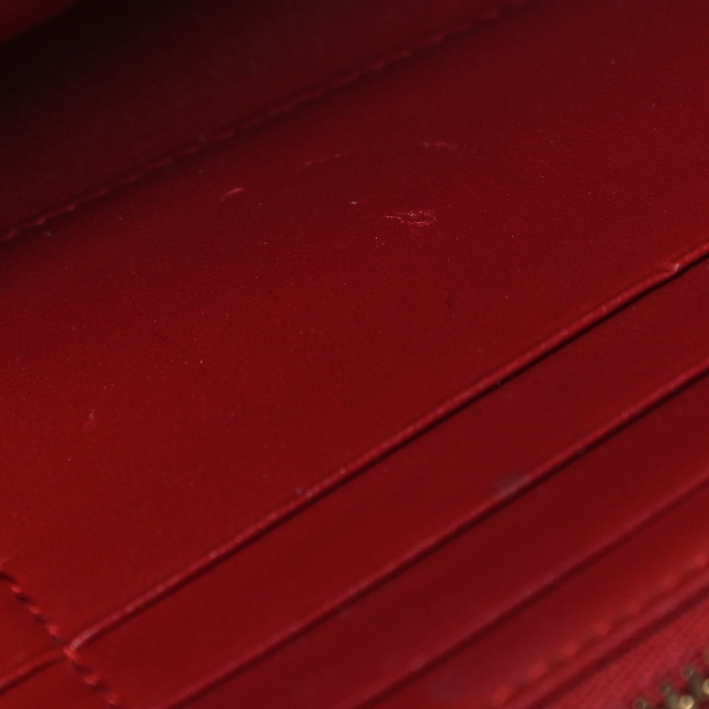Grained Lambskin J'adior Croisiere Chain Wallet Red