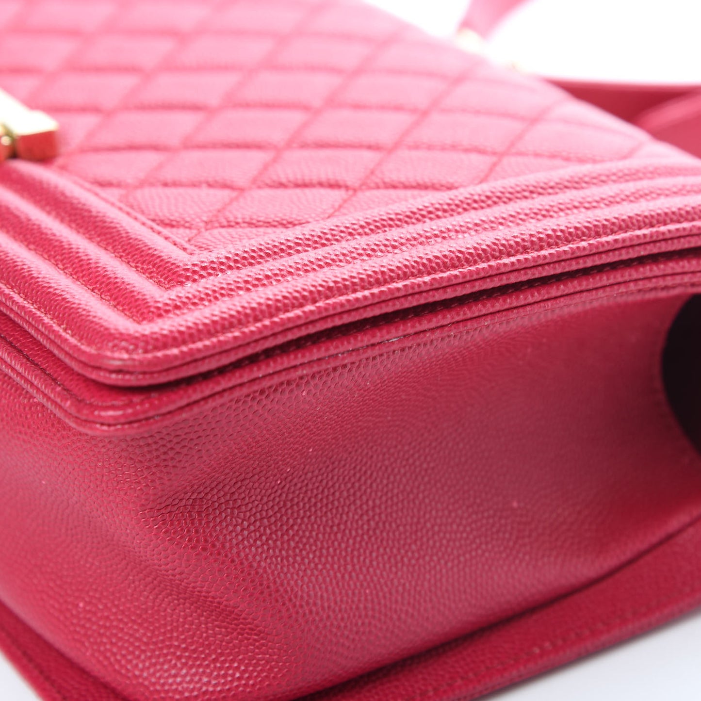 Caviar Quilted Medium Boy Flap Fuchsia