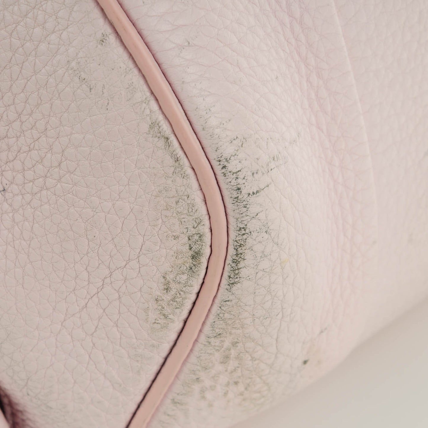 Pebbled Lambskin Rocco Gummy