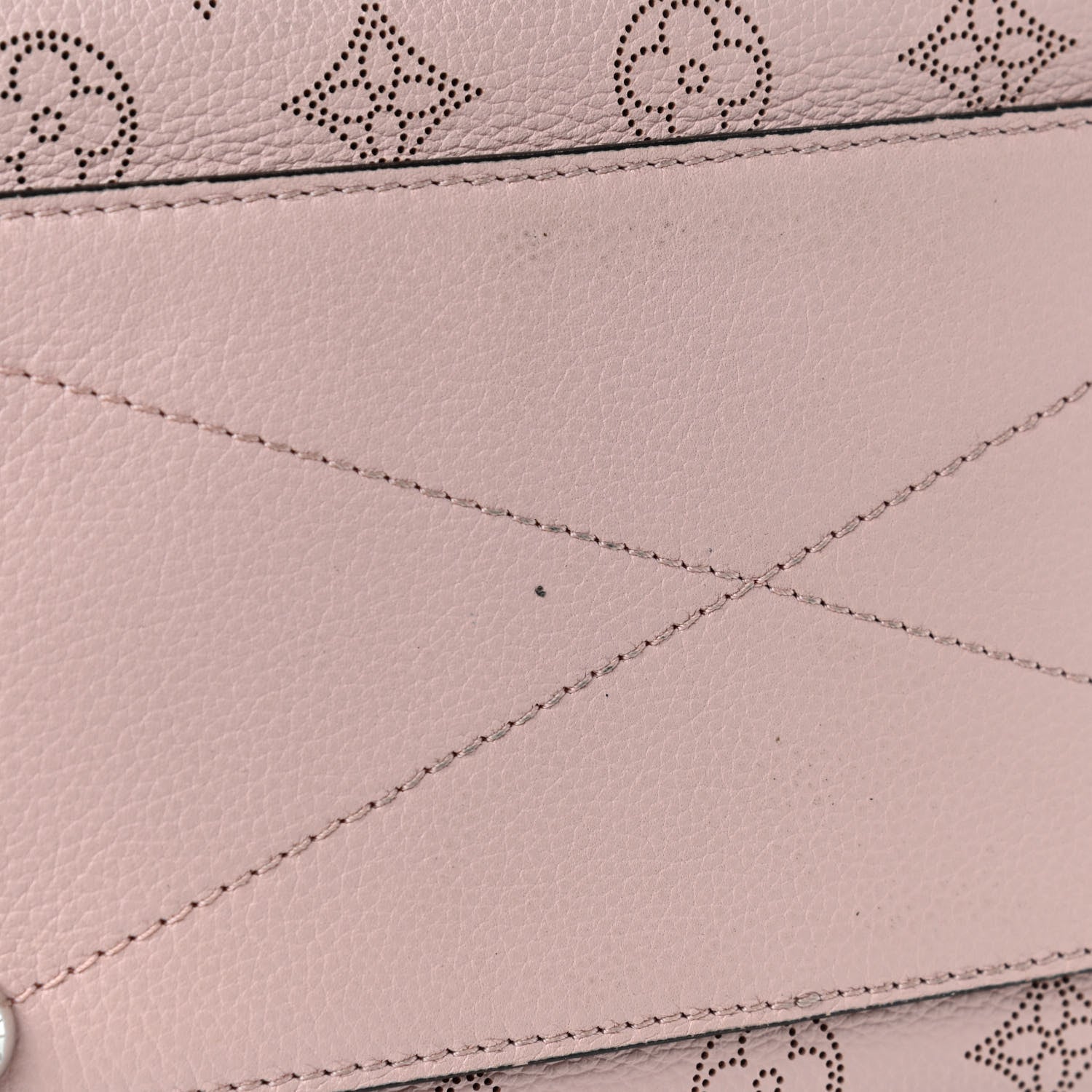Louis Vuitton Mahina Babylone PM Magnolia 5 of 7