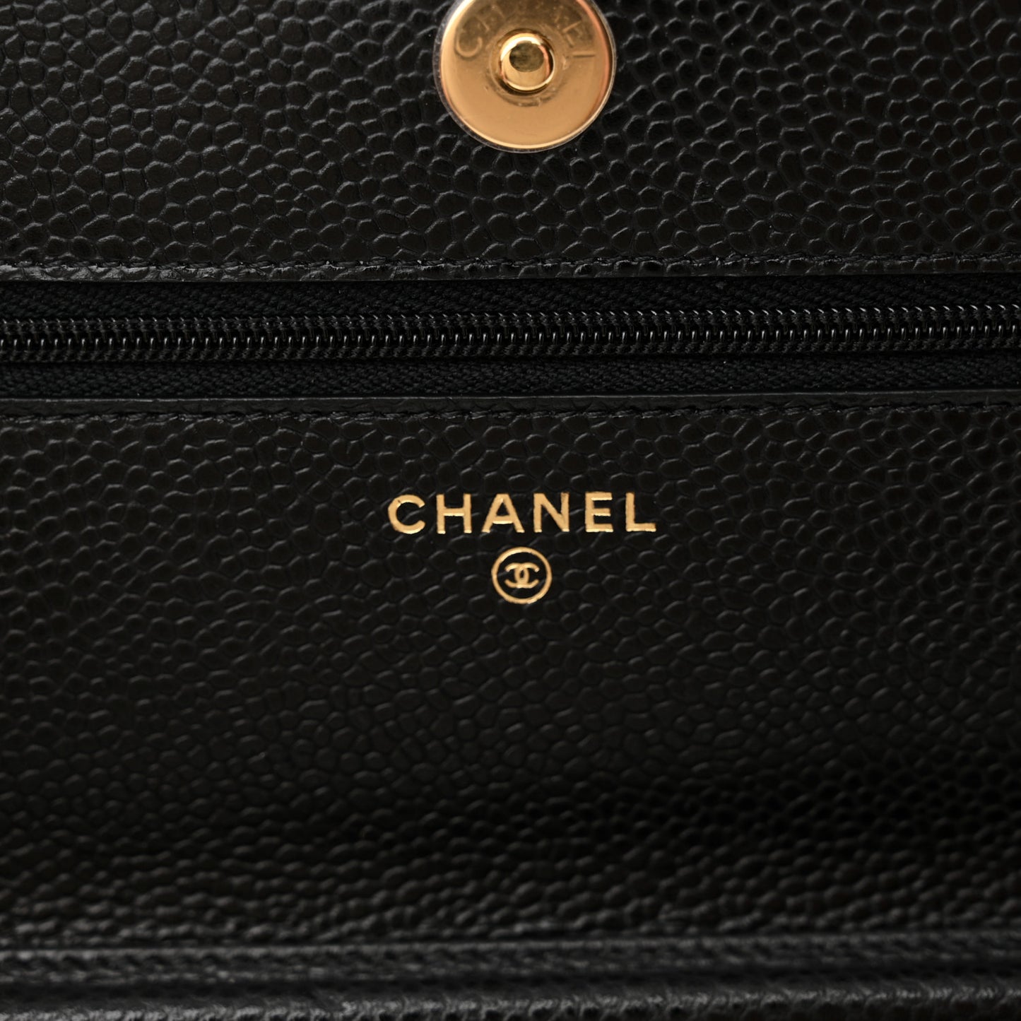 Caviar Quilted Wallet on Chain WOC Black