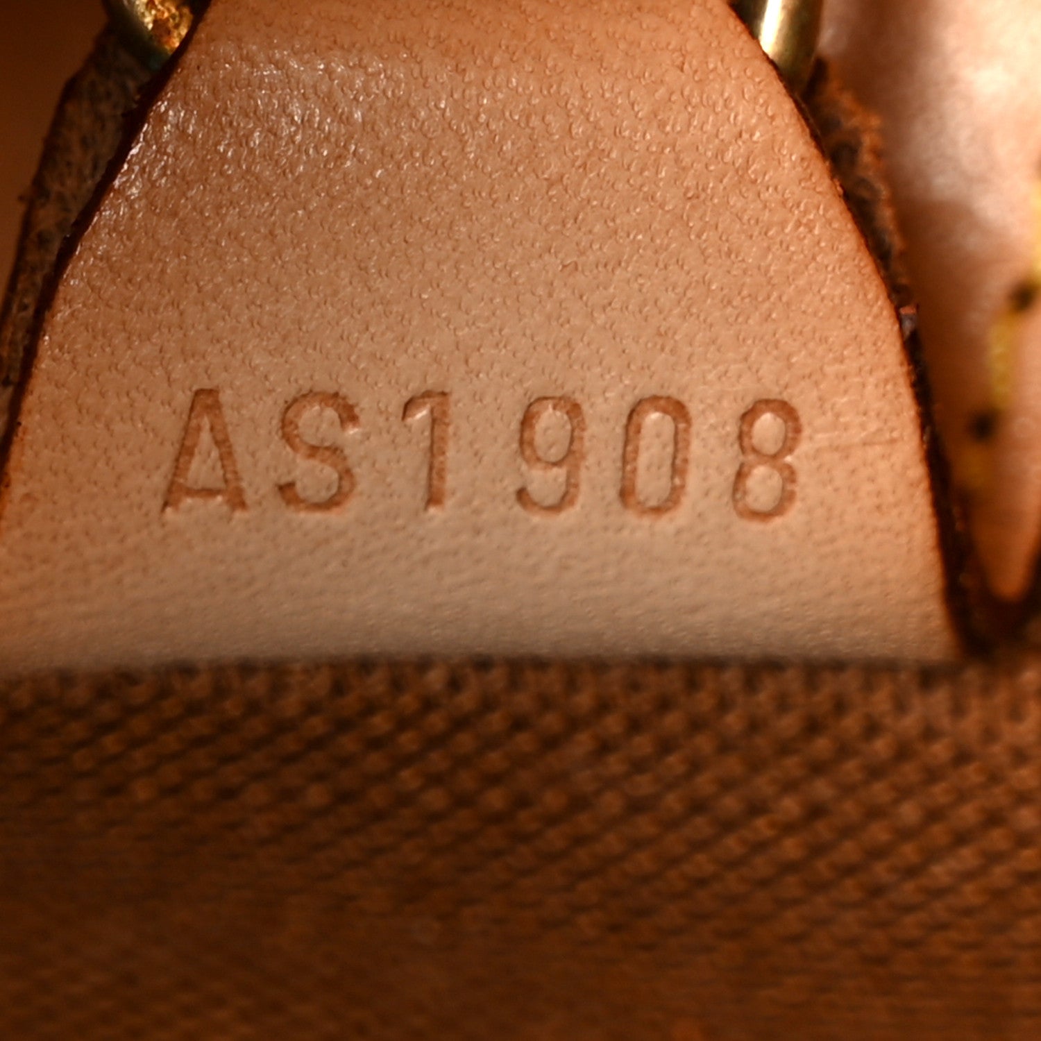 Louis Vuitton Monogram Ellipse MM 7 of 10